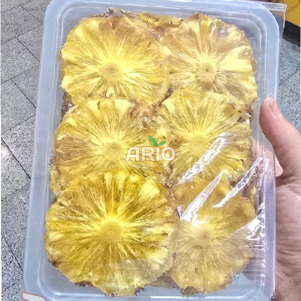 Dried pineapple
